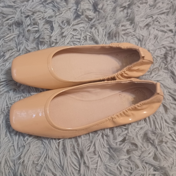 Excellent Condition Vince Camuto Ronjilta Tan Flats Womens Size 7.5 Square Toe - Picture 6 of 8